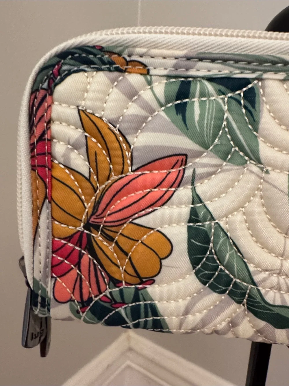 Rare LUG lily sand  Splits XL Wallet w/detachable Wristlet